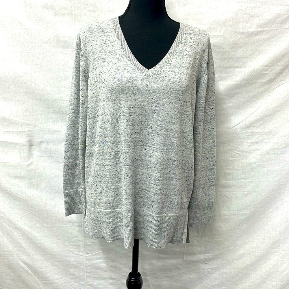 Maison Jules gray marled v-neck pullover sweater, 100% cotton, size Large, NWT